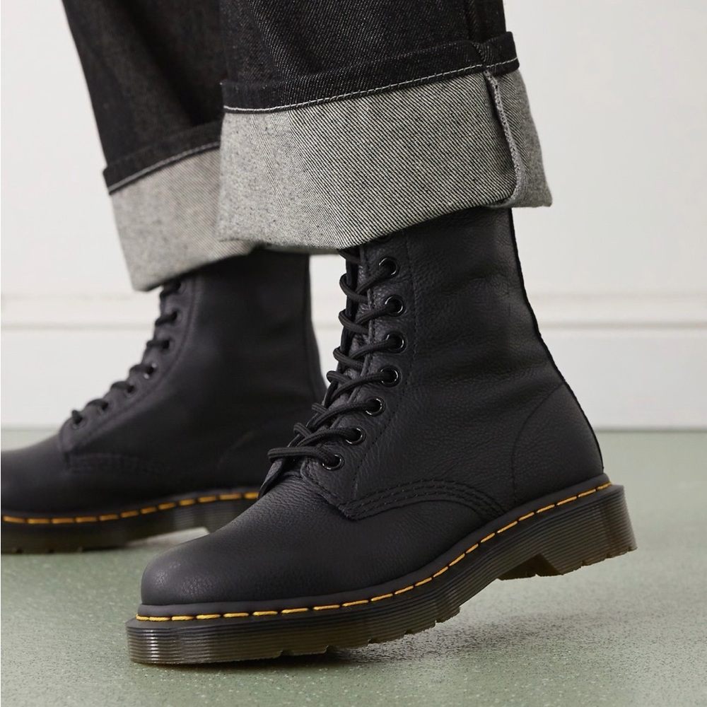 Dr. Martens 1460 Pascal Virginia Leather Boots